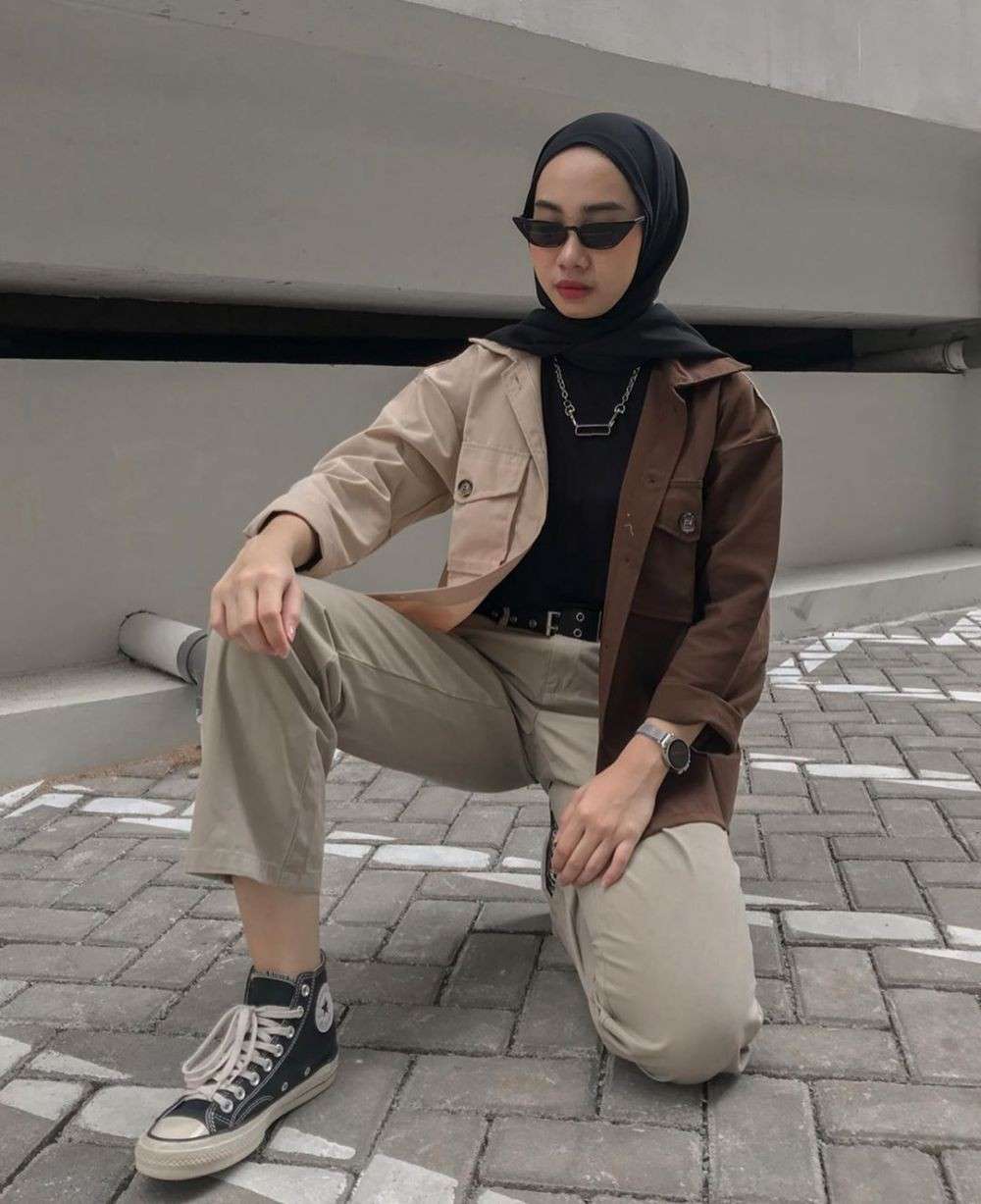 10 Style Hijab Boyish Monokrom Ala Selebgram Rantikaanjlya Keren 8628