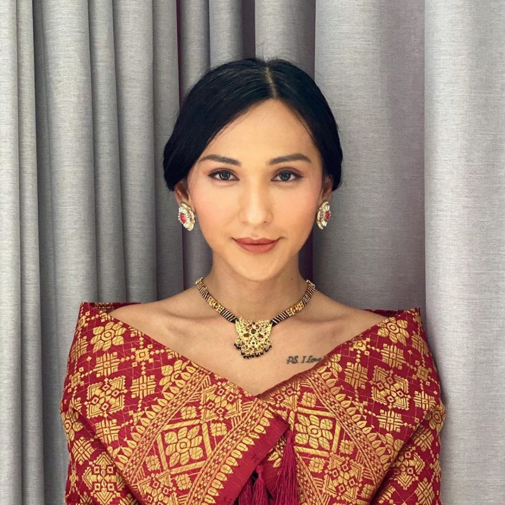 Feminin dan Anggun, 8 Seleb Indonesia Ini Dulunya Ternyata Cowok Lho!