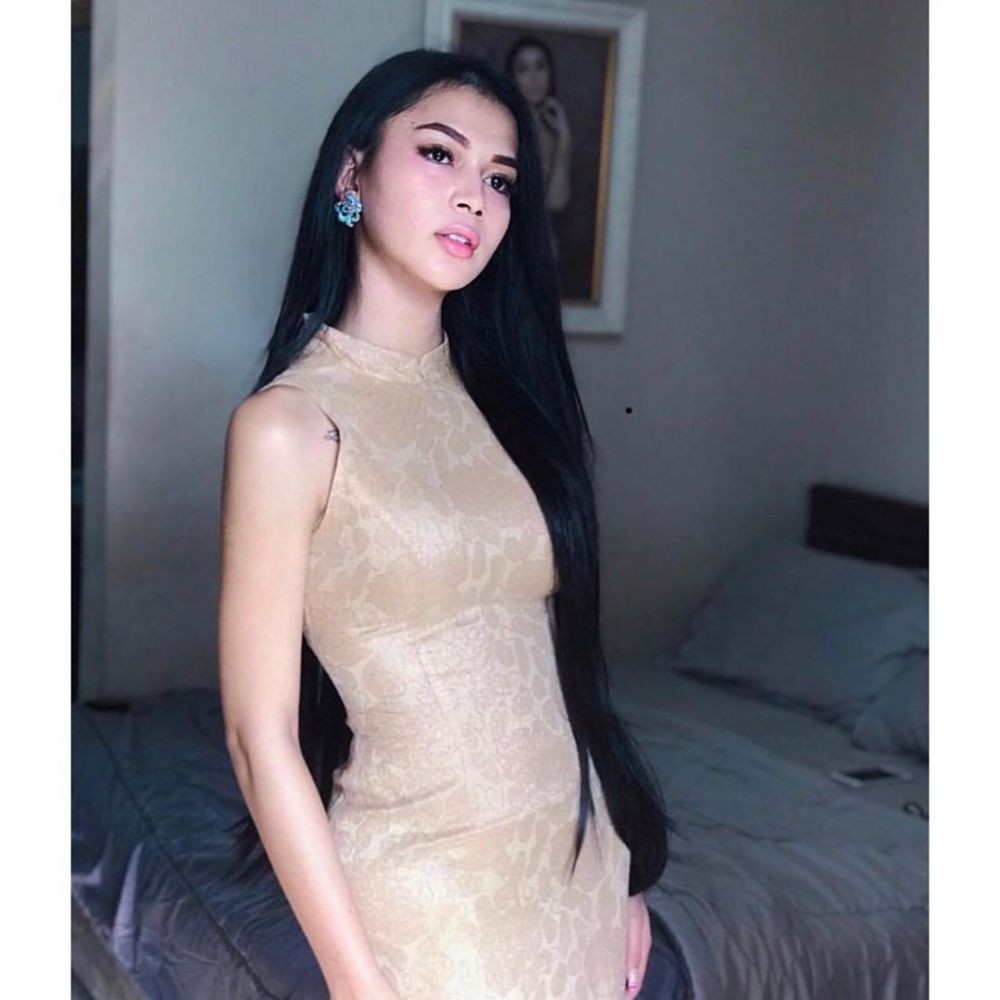 Feminin dan Anggun, 8 Seleb Indonesia Ini Dulunya Ternyata Cowok Lho!