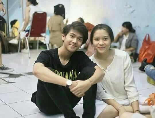 10 Potret Mesra Iqbaal dan Zidny yang Bikin Netizen Galau