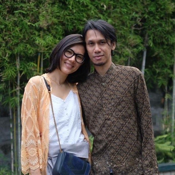 11 Tahun Sepi Gosip, 10 Potret Harmonisnya Rumah Tangga Eross Candra