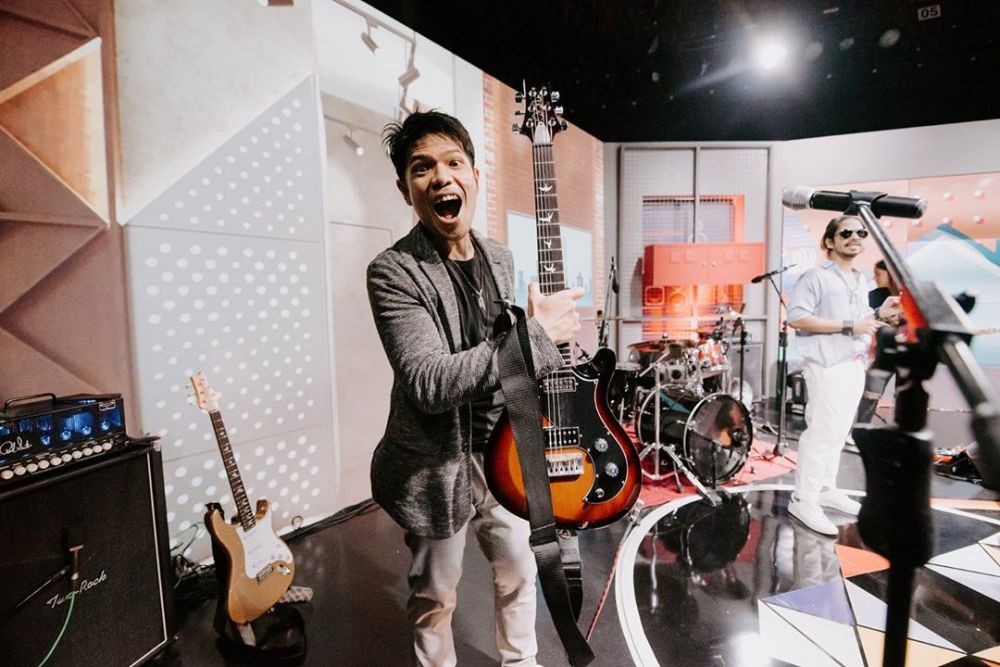 Parasnya Indonesia Banget, 10 Artis Ini Ternyata Lahir di Luar Negeri