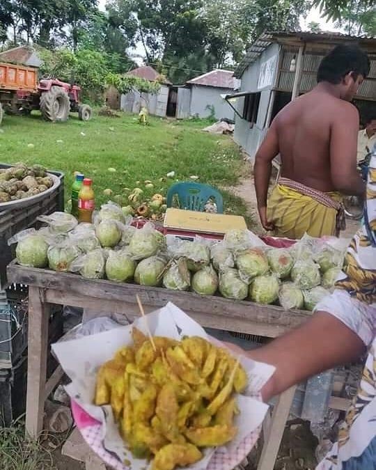 10 Potret Orang dari Belakang, Sungguh Tak Terduga dan Bikin Ngakak