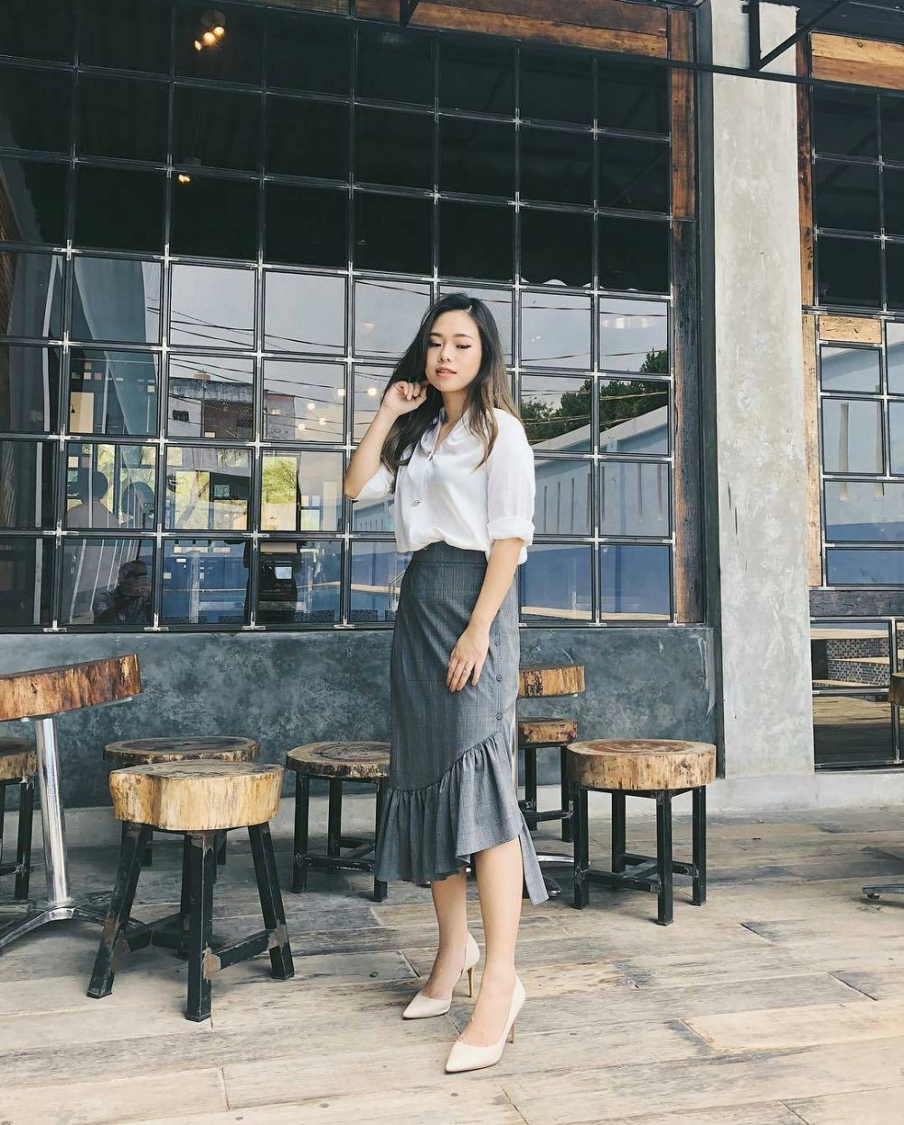Feminin dengan Rok dan Dress, 10 OOTD ala Beauty Vlogger Molita Lin