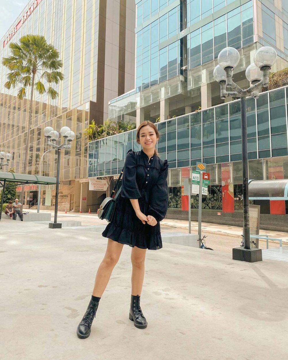 Feminin dengan Rok dan Dress, 10 OOTD ala Beauty Vlogger Molita Lin