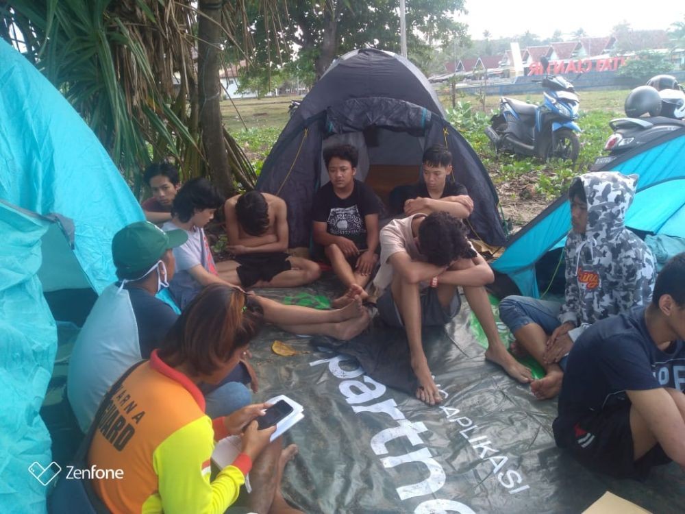 4 Wisatawan Terseret Ombak di Pantai Sawarna Banten, 1 Orang Hilang