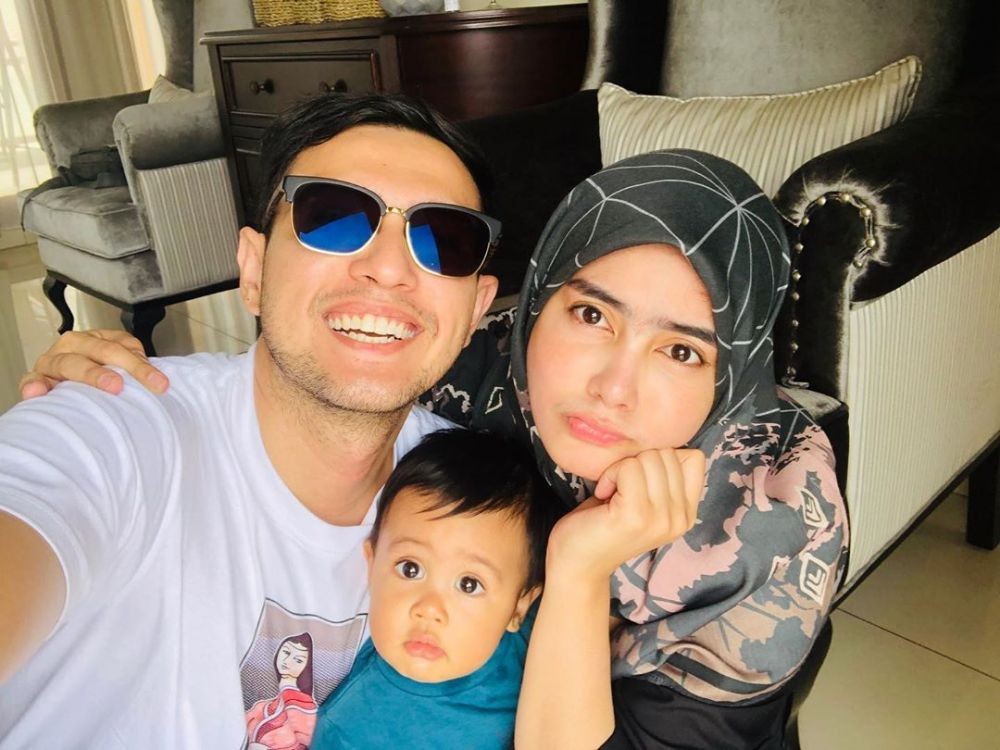 So Sweet! 10 Artis Indonesia Kepincut Pesona Pria Berdarah Arab