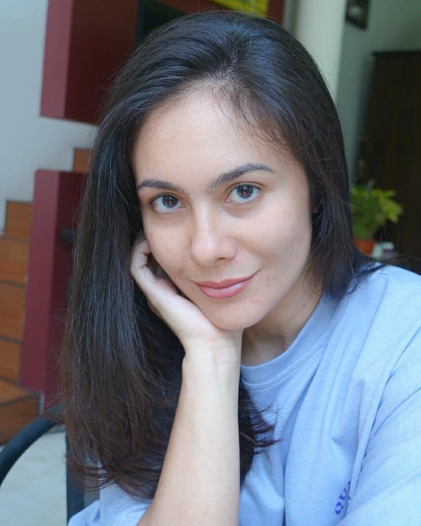 Sudah 39 Tahun, 10 Potret Bare Face Wulan Guritno yang Menawan