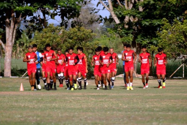 PSM Makassar Gelar Latihan Perdana di Lapangan Paskhas TNI AU