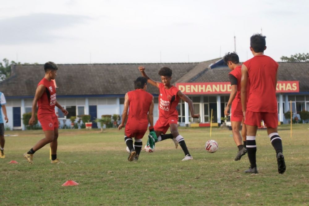 PSM Makassar Gelar Latihan Perdana di Lapangan Paskhas TNI AU