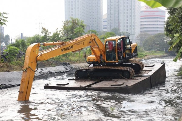 Pemkot Surabaya Kebut Pencegahan Banjir di Beberapa Titik