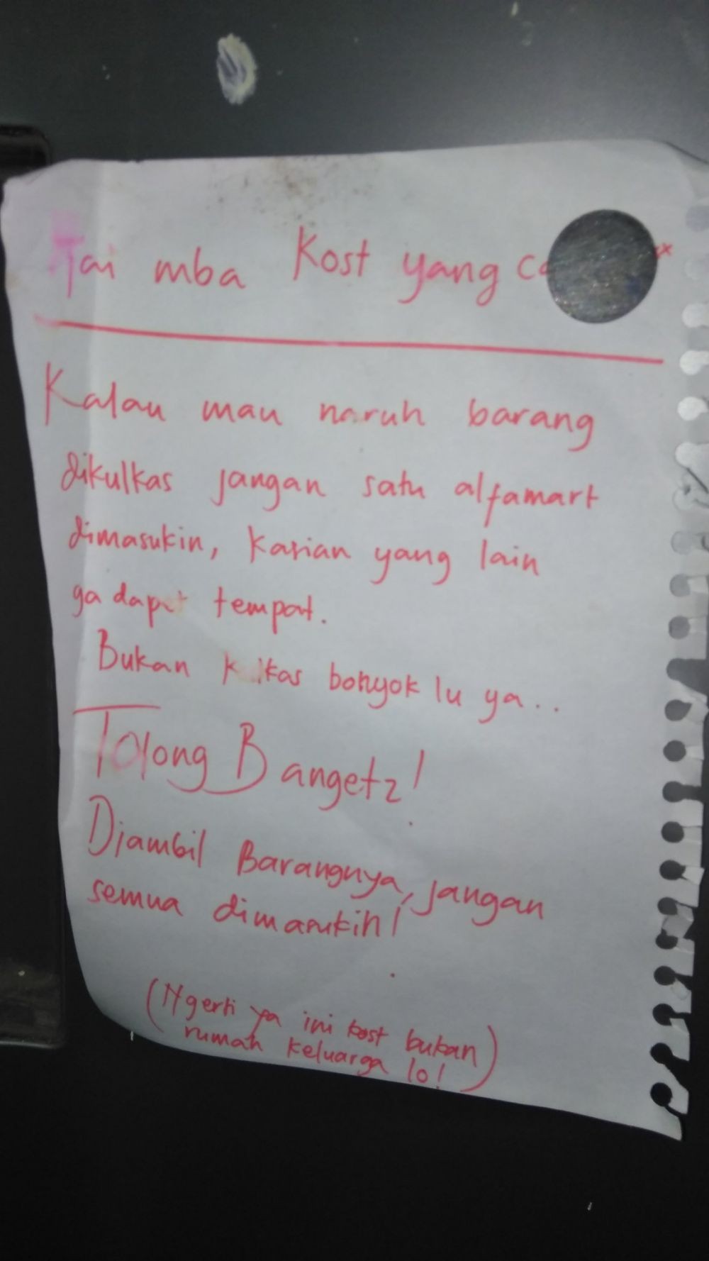 10 Tulisan Peringatan di Kulkas, Kocak dan Kadang Bikin Gak Tega