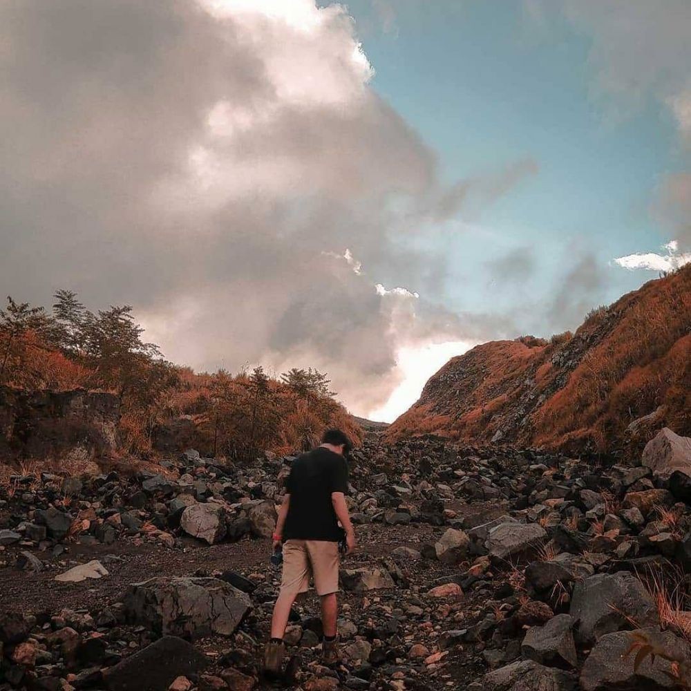 10 Gunung Paling Mistis di Pulau Sulawesi, Ada Jejak Kaki Raksasa