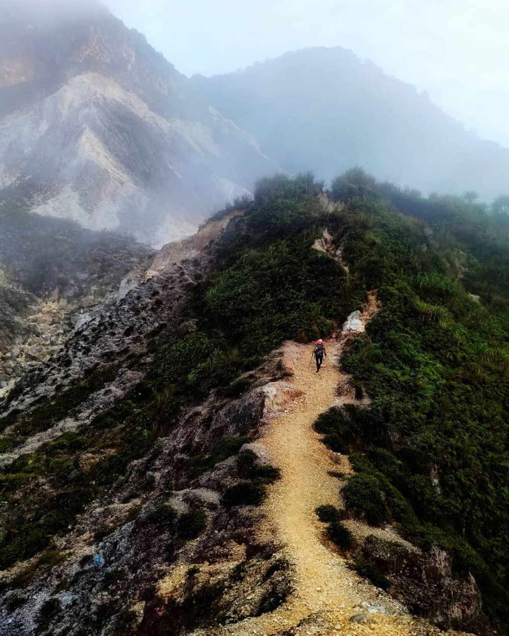 10 Gunung Paling Mistis di Pulau Sulawesi, Ada Jejak Kaki Raksasa