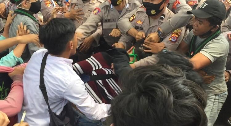 Bentrok Polisi-Warga di Banyuasin, 3 Sipil dan 2 Aparat Terluka