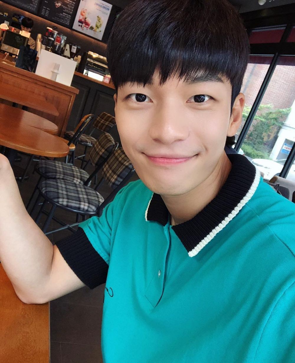 10 Potret Selfie Menawan Wi Ha Joon Atlet Baseball Di Drakor 18 Again