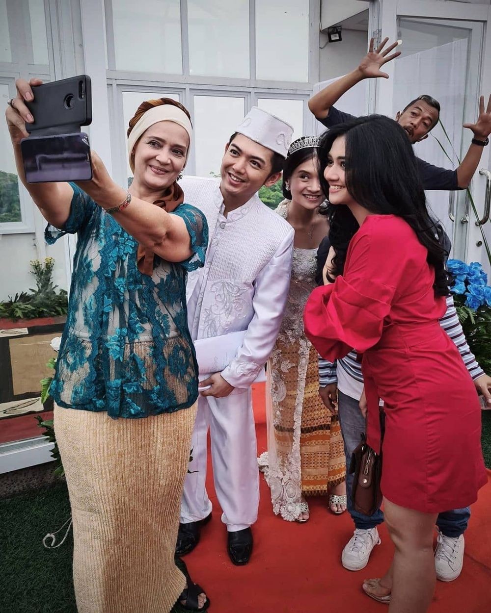 10 Potret Akrab Istri Tersakiti dan Pelakor Suara Hati Istri di Balik Layar