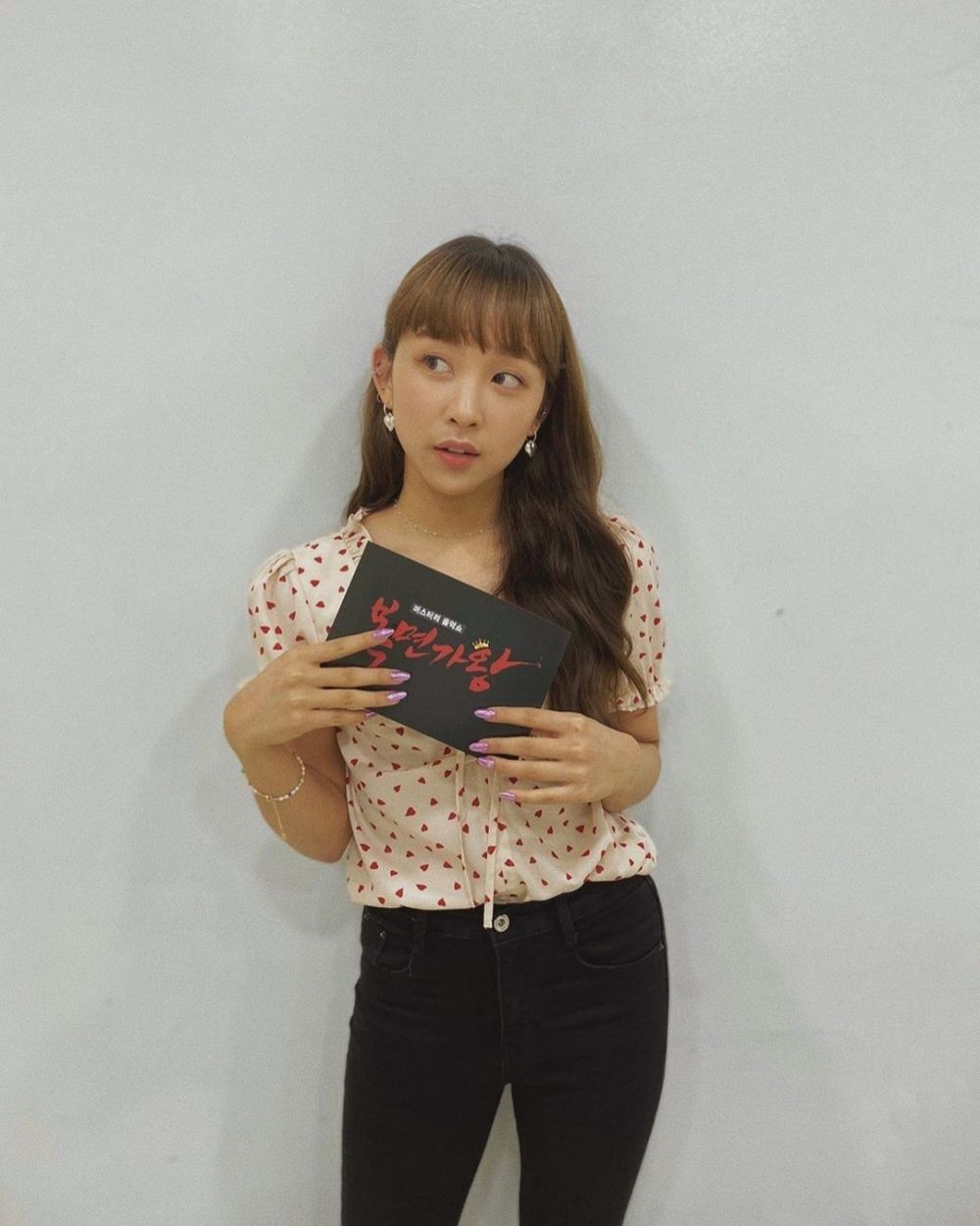 Glowing Kebangetan, Dita Secret Number Jadi Model Kosmetik Korea