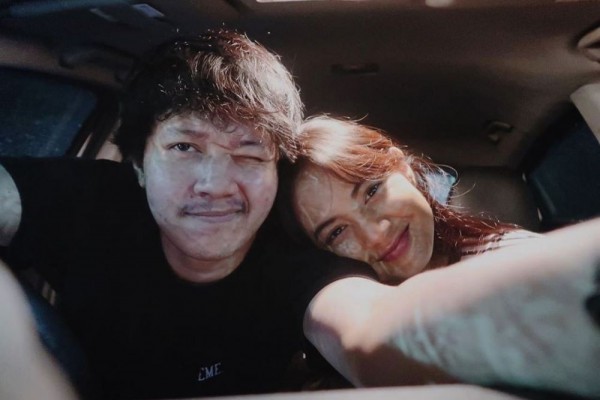 Tak Lagi Sendiri, Potret Aurelie Moremans Pacaran dengan Hanif