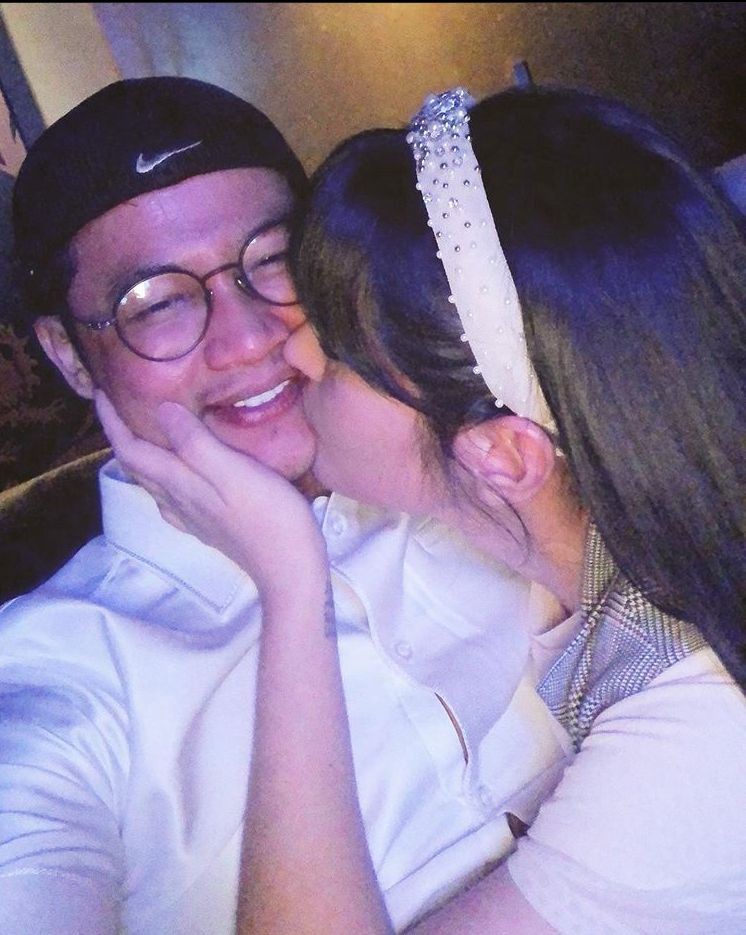 Sah Menikah! Ini 10 Potret Intim Barbie Jowo Angela Lee dan Alexander
