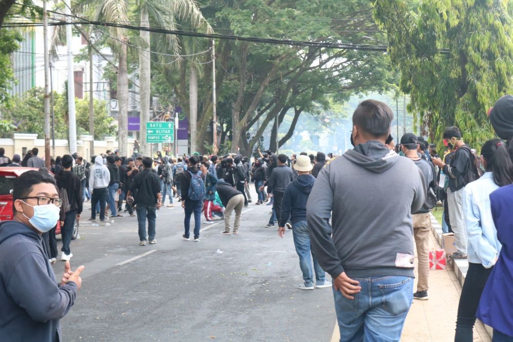 Unjuk Rasa Tolak Omnibus Law di Malang Ricuh  