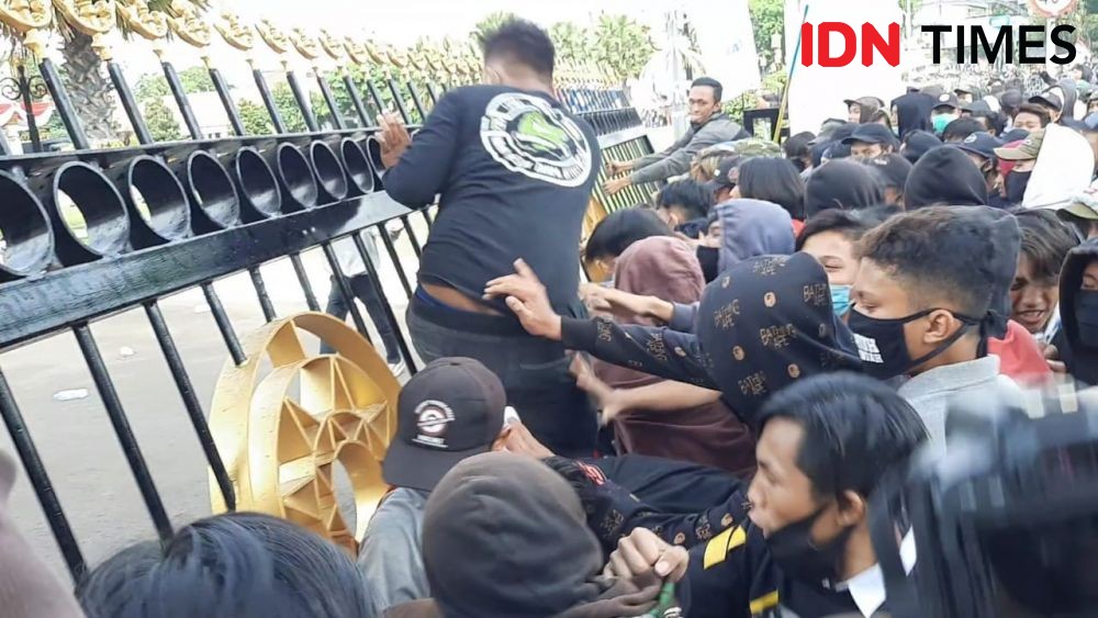 Hari Pahlawan, Kota Surabaya Dihujani Demonstrasi di Berbagai Titik