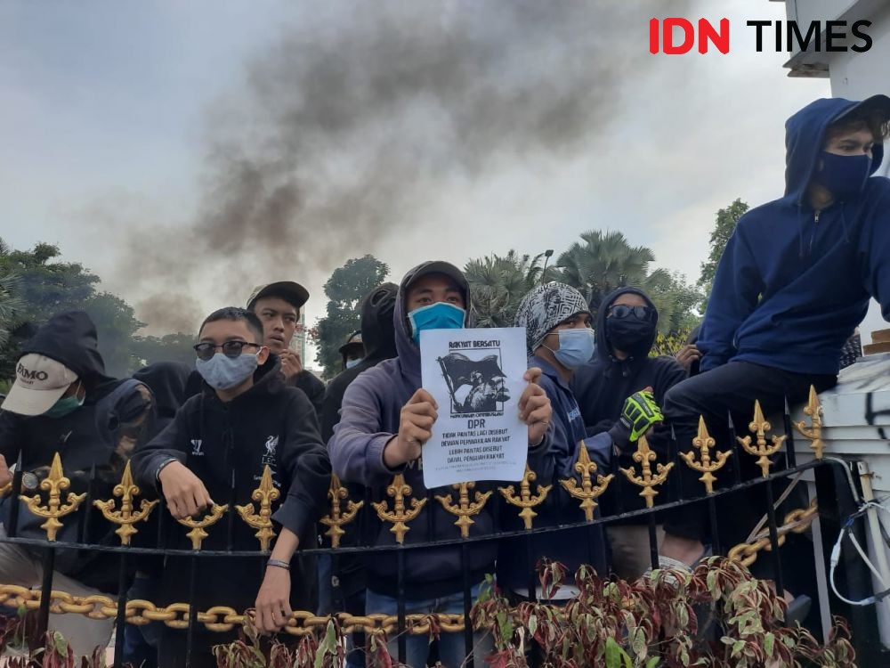 509 Demonstran Omnibus Law yang Ditangkap di Surabaya Belum Dibebaskan