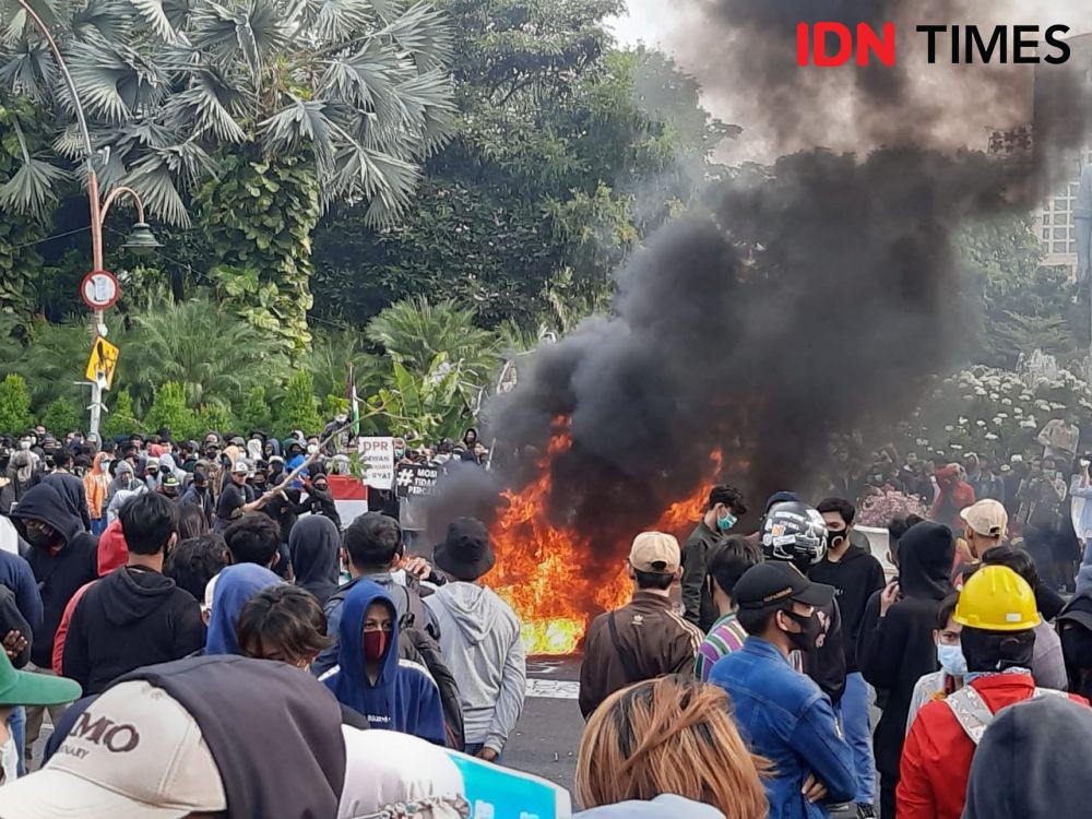 14 Demonstran Tolak Omnibus Law di Surabaya Jadi Tersangka