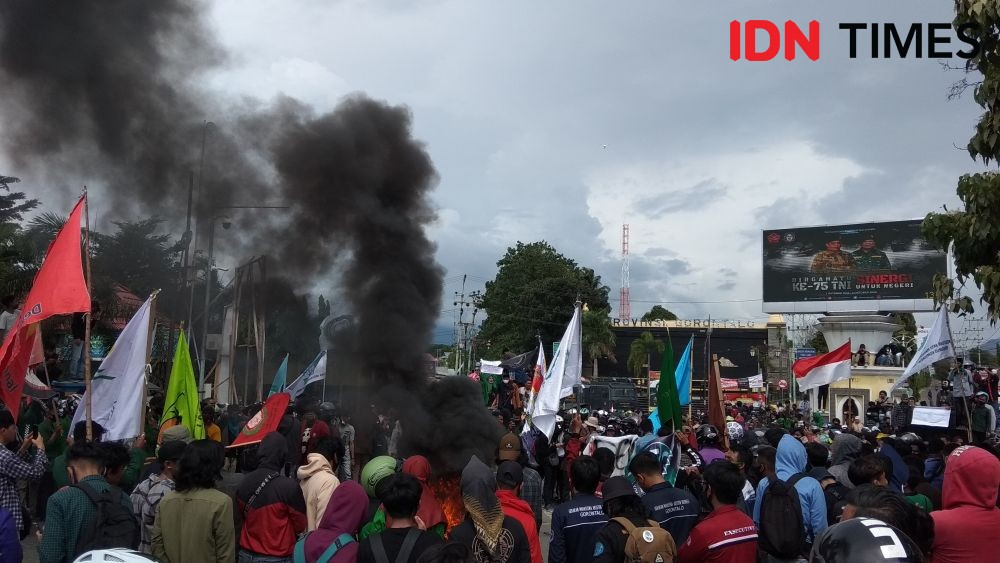 Sempat Ricuh, Demonstran di Gorontalo: UU Cipta Kerja Kebiri Hak Buruh