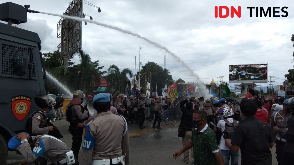 Sempat Ricuh, Demonstran di Gorontalo: UU Cipta Kerja Kebiri Hak Buruh