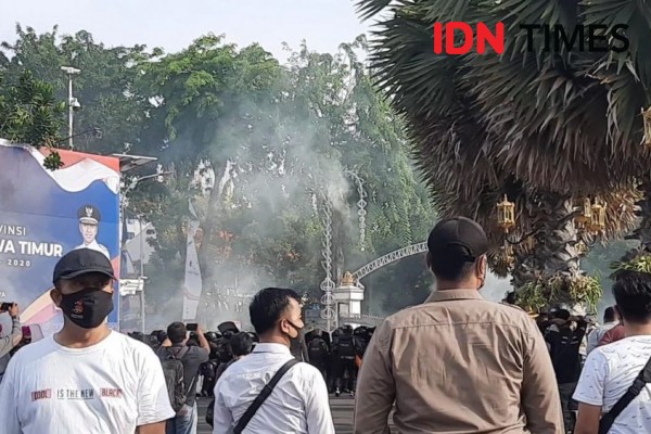 Demo Omnibus Law Digelar Lagi Di Surabaya 914 Aparat Keamanan Berjaga