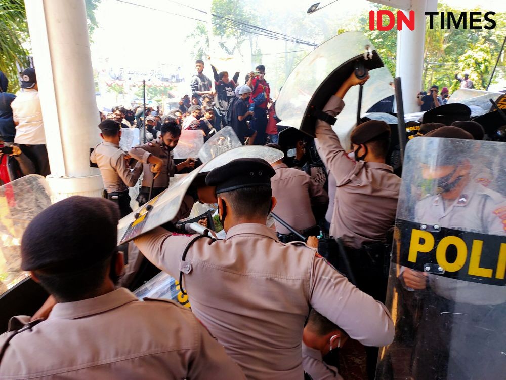 Demo Omnibus Law di Balikpapan, Anarkis hingga Sejumlah ABG Diamankan