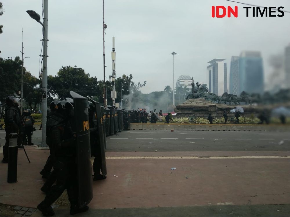 Demo Mahasiswa di Makassar: BBM Naik, Semua Ikut Naik
