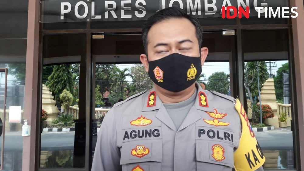 Tolak Omnibus Law, Mahasiswa Jombang Geruduk Gedung DPRD