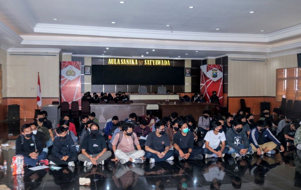 Buntut Aksi Ricuh, Polresta Malang Kota Menahan 129 Demonstran 