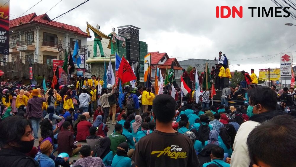 Orasi Buruh Perempuan di Gorontalo Dukung Mahasiswa Demo UU Ciptaker