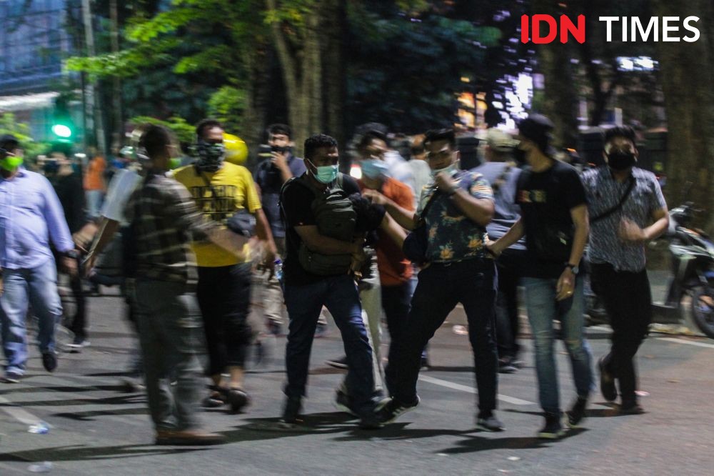 Demo Omnibus Law Ricuh, Jurnalis di Medan Dipaksa Hapus Foto Kekerasan