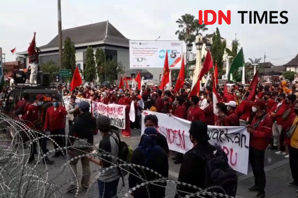 Ikut Demo Tolak UU Cipta Kerja, 73 Pelajar di Solo Ditangkap
