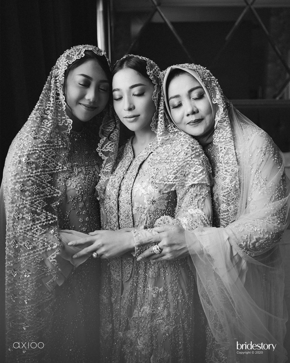 10 Potret Haru Pengajian Pranikah Nikita Willy dan Indra Priawan
