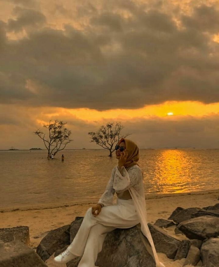 Menikmati Sunset ala Bali di Pantai Sebalang Lampung