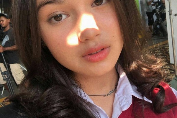 Blasteran Amerika, Pesona 7 Artis Cewek Ini Bikin Cowok Grogi!
