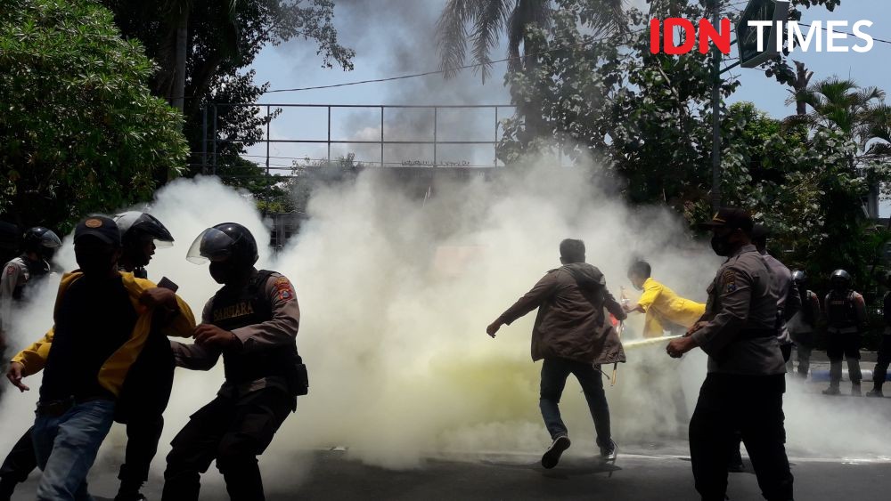 Demo Mahasiswa Jombang Tolak Omnibus Law di Jombang, 1 Orang Ditangkap