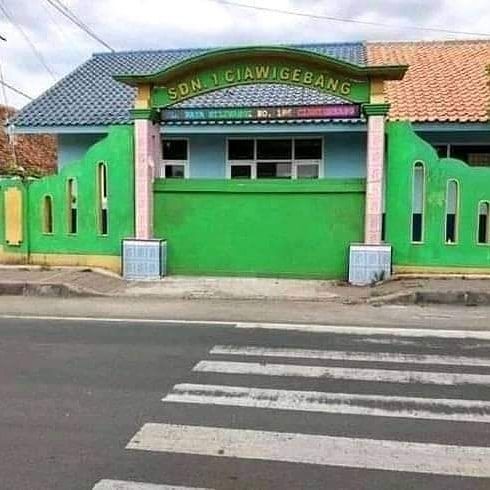Coba Cari Momen Janggal di 10 Foto Berikut Ini, Dijamin Bikin Ngakak!