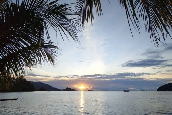 10 Pantai di Padang yang Paling Hits dengan Pemandangan Terindah  