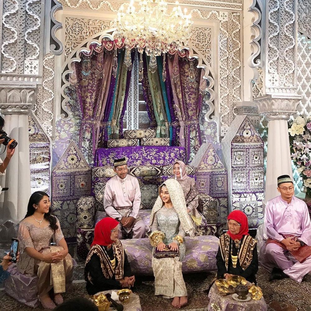 Malam Bainai, 10 Potret Nikita Willy Bak Puteri Raja