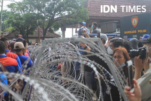 Temui Demonstran, Herman: Saya Tak Ingin Buruh Hidup Gak Layak