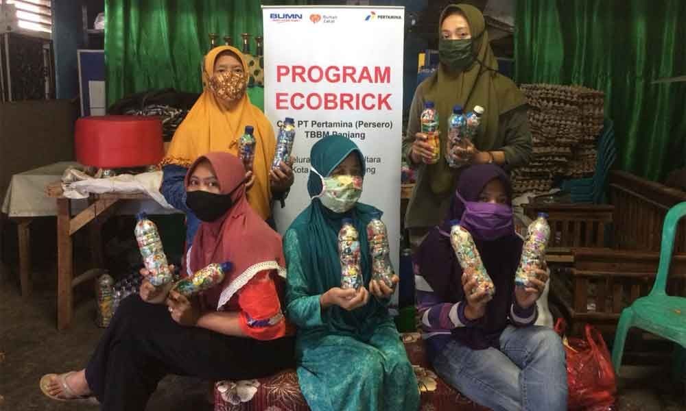 Warga Panjang Bandar Lampung Ubah Sampah Plastik Bernilai Ekonomis