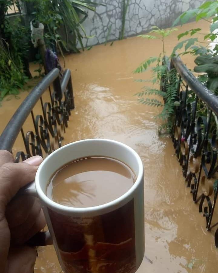Nah Ketahuan! 10 Potret Kejanggalan Orang Lagi Pamer Ini Kocak Banget