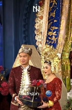 Sah Pasutri! 11 Momen Syahdu Akad Nikah Nikita Willy dan Indra Priawan