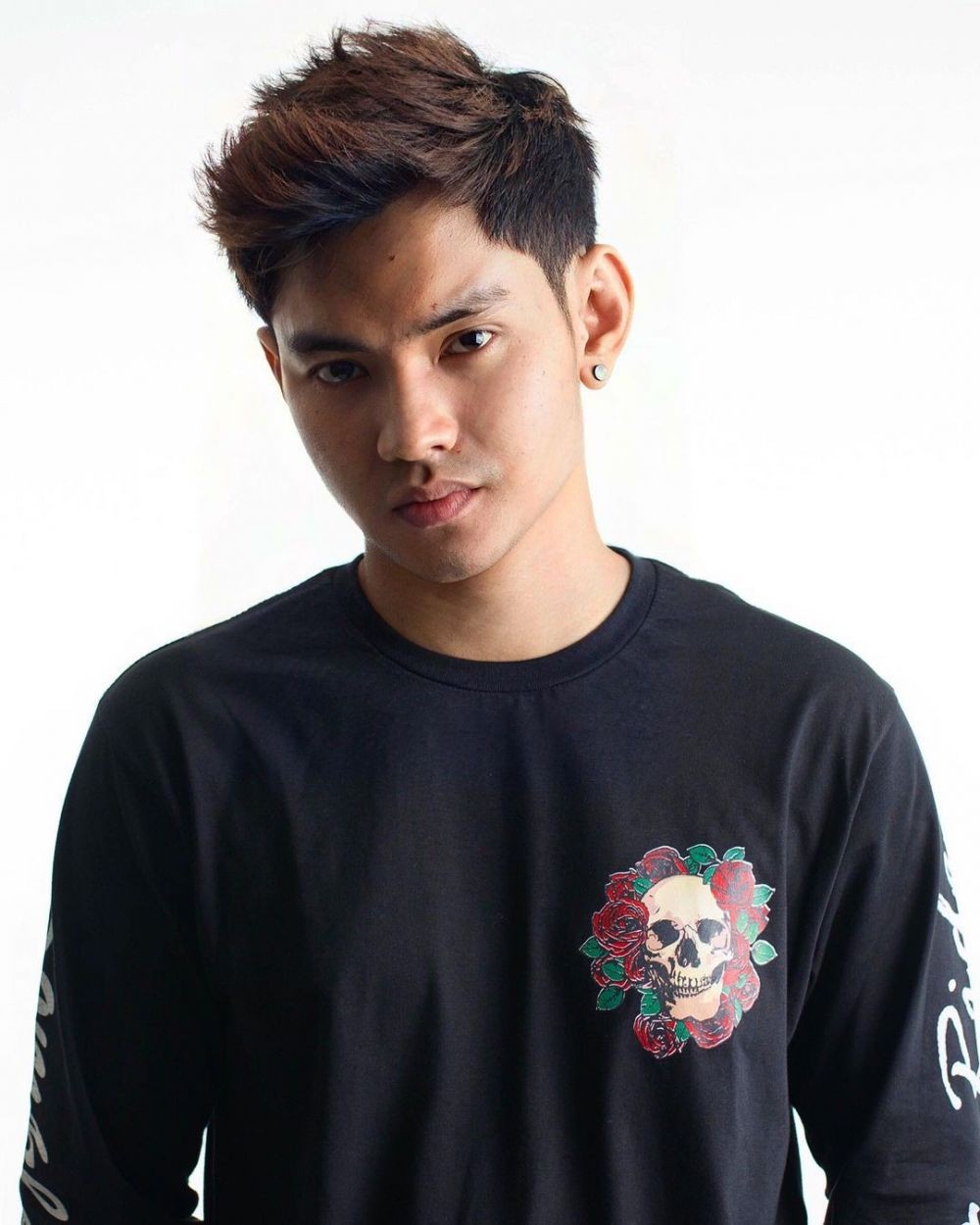 10 Artis ini Kelihatannya Single, Padahal Sudah Jadi Bapak Lho